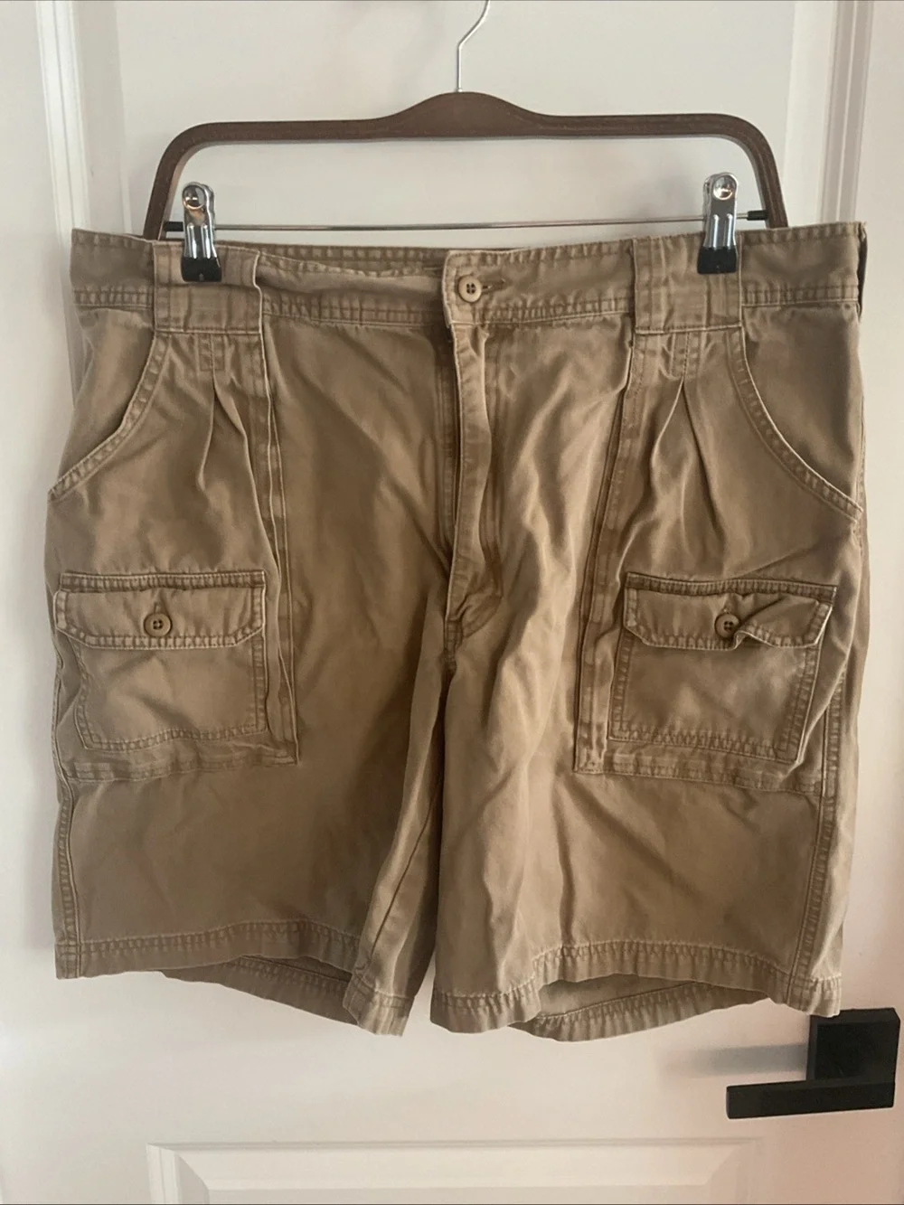 Cabela's 7 Pocket Hiker Cargo Shorts - Tan - Men’s Size 38